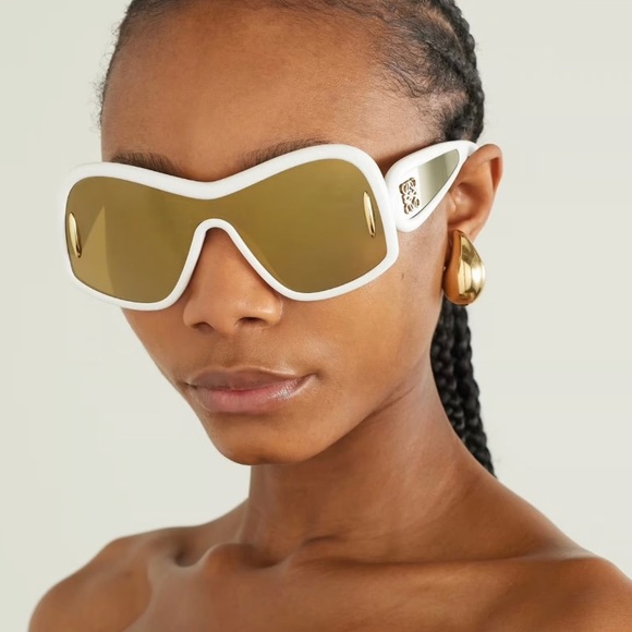 Excluded Loewe Sunglasses, New 340 - Picture 5 of 6